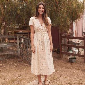 the dawn dress in cream rose. Excellent condition.
